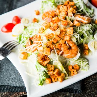 Салат "Цезарь" с креветками