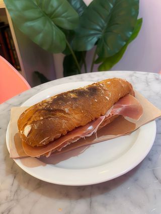 Flauta jamón serrano
