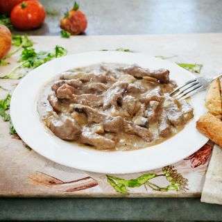 Телятина с грибами в сливочном соусе