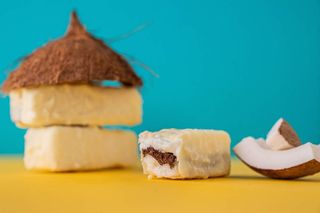 Barretta gelato al Cocco con cuore di wafer al cioccolato