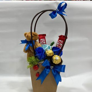 Caixa Kraft com Rosas Perfumadas Azuis