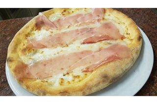 Pizza con lo speck