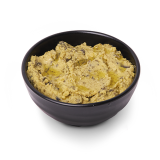 Hummus de pesto y aceitunas negras