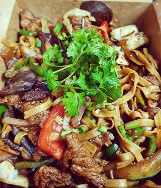 Nouilles Sautées aux Bœufs