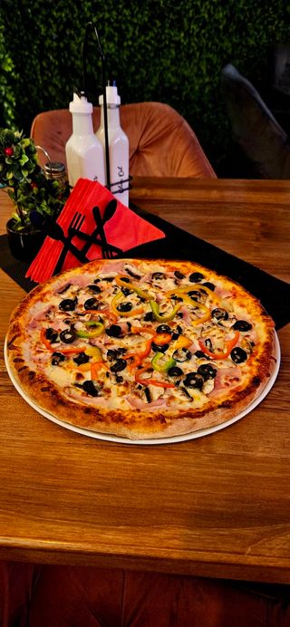 Pizza Capriciosa Ø 32cm