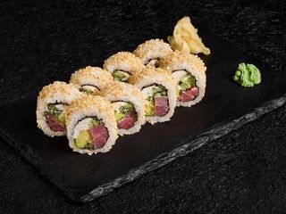 Філадельфія з тунцем в кунжуті (245г)