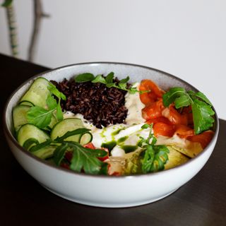 Боул з лососем