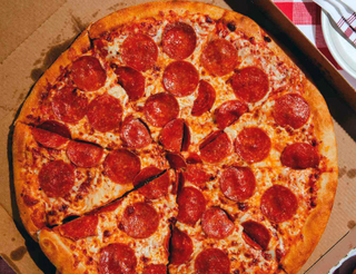 Піца Пепероні (450г)