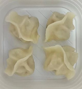 Ravioli con carne di maiale - 4 pezzi