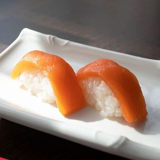 66. Niguiri Salmón (4 Uds.)