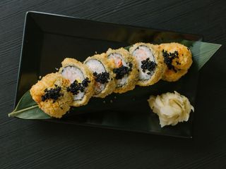 Rolka w tempurze z krewetkami (310g)