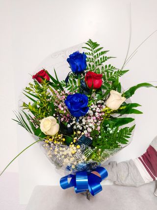 Ramo 6 rosas de diferentes colores