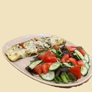 Omletă asortată cu mix de salată