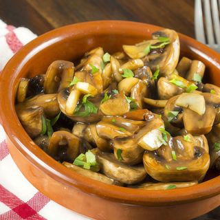 Champiñones Al Ajillo