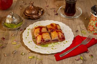 Baklava Emre cu vişine 