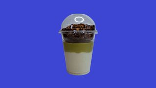 Granola z sosem pistacjowym