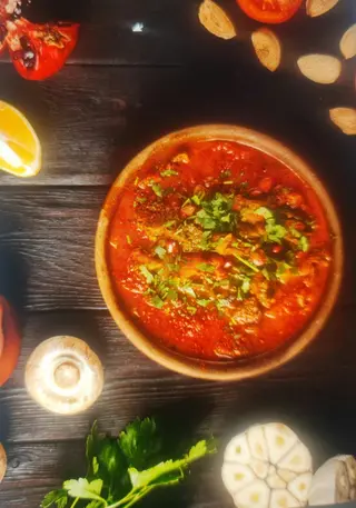 Гуляш с гарниром картофельным