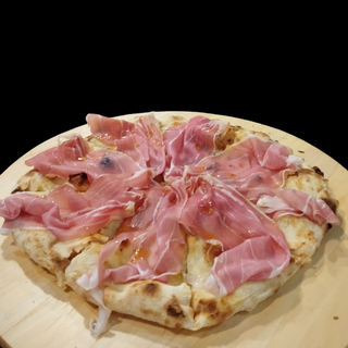 Focaccia con crudo tegamino