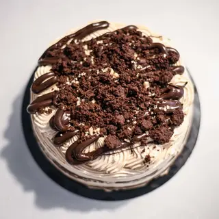 Porción de Chocolate cake  Kinder Bueno
