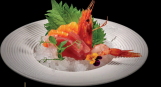 115 Sashimi misto con amaebi 6 pezzi