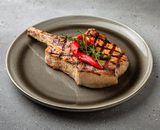 Cotlet de porc la gratar cu adjika