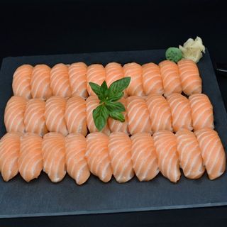 Salmon nigiri 30
