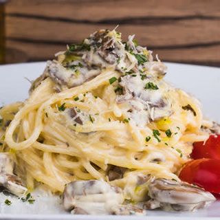 Спагетти с шампиньонами