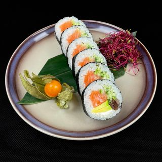 Futomaki łosoś MOWI