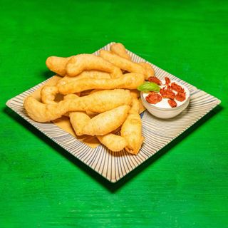 Chiacchere con salumi misti