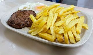 Hambúrguer no Prato