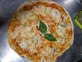 Pizza Classica 4 Formaggi