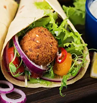 Piadina con falafel