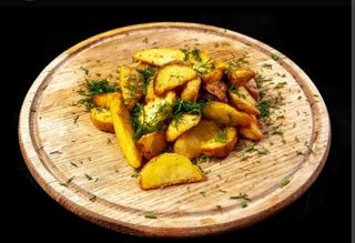 Картопля селянська з часниковим соусом