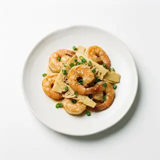 Gambas salteadas con bambú