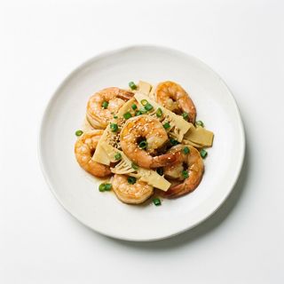 Gambas salteadas con bambú