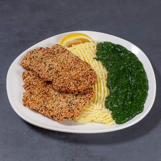 Pileći bečki sa sezamom + pire + špinat