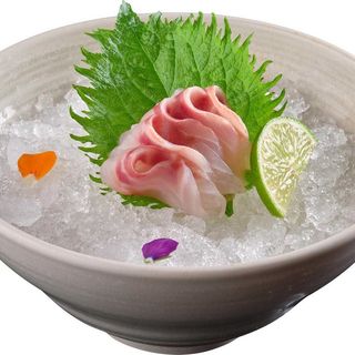 104 Sashimi Shiromi