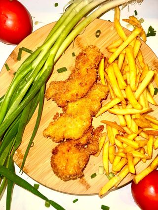 Meniu șnițel cu cartofi prăjiți