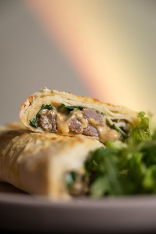 Rolovana tortiljla sa biftekom 400 gr