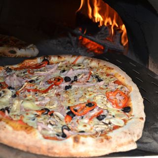 Pizza Capricciosa Ø 32cm