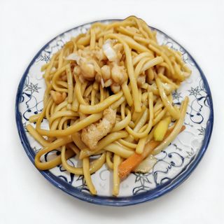 Tallarines Fritos Con Pollo