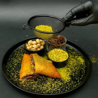 Box cu ciocolată și fistic (6 bucăți)