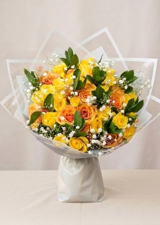 Dozen of mixed yellow bouquet
