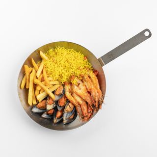 Креветки и мидии