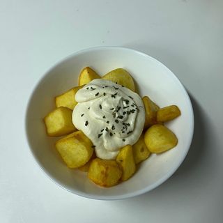 Patatas Cuña Alioli