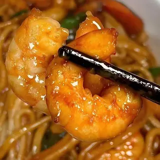95. Tallarines frito con gamba