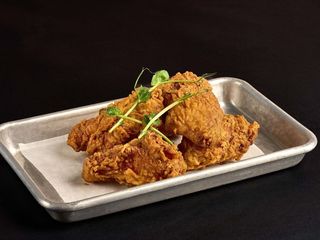 Хрусткі курячі крильця (300/50g)