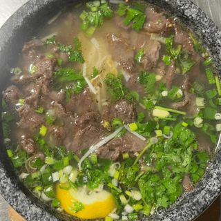 Zupa Pho z podsmażoną wołowiną 850ml