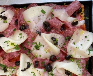 Salame e provola 1/4 teglia