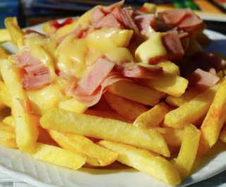 Tapa De Papas Locas Con Jamón Y Queso